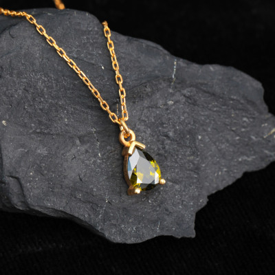 14k Gold Peridot Drop Necklace - 16th Wedding Anniversary Gift - August Birthstone Jewelry