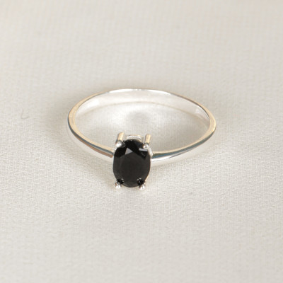 Obsidian Dainty Ring for Men and Women - Crystal Healing Minimalist Jewelry