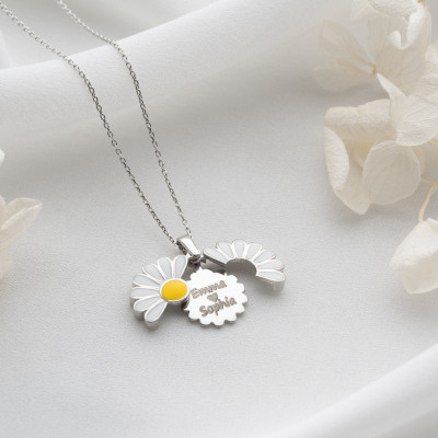 Personalized Gold Daisy Name Necklace - Custom Engraved Flower Pendant Jewelry