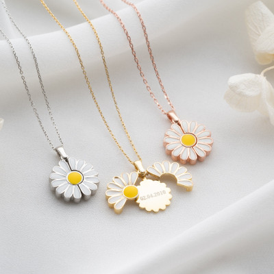 Personalized Gold Daisy Name Necklace - Custom Engraved Flower Pendant Jewelry