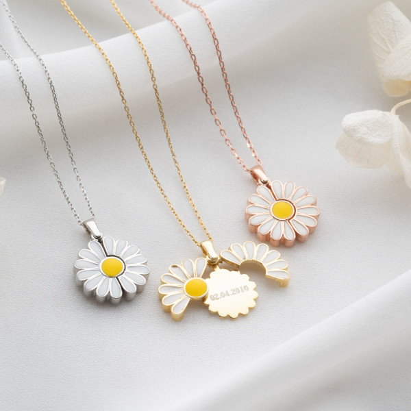 Personalized Gold Daisy Name Necklace - Custom Engraved Flower Pendant Jewelry