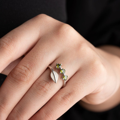 Peridot Birthstone Dainty Leaf Charm Ring, 14k Gold Plated 925 Sterling Silver Friendship Jewelry