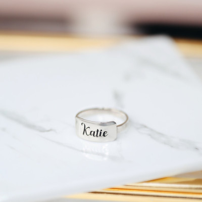 Personalized Dainty Name Ring with Roman Date - Custom Jewelry Gift in Silver, Gold, Rose Gold -