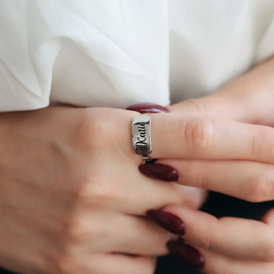 Personalized Dainty Name Ring with Roman Date - Custom Jewelry Gift in Silver, Gold, Rose Gold -