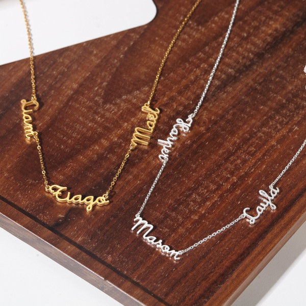 Personalized Gold Family Necklace with Three Kids' Names - Custom Engraved Jewelry for Mom - Ideal Mother's Day Gift