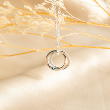 Keeping Family Close: Your Custom Interlocking Circles Necklace