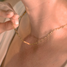 Your Story, Engraved! The Ultimate Guide to Our Multi-Name Bar Necklace