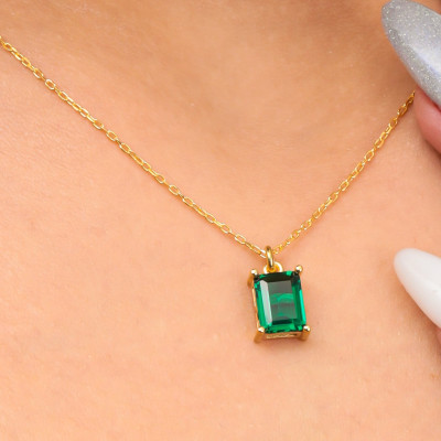 Princess Cut Diamond Necklace, Emerald Choker Necklace, Dainty Baguette Emerald CZ Pendant Necklace, Emerald Jewelry, Rectangular Necklace