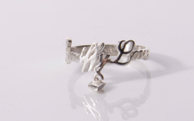 Your Custom Name Ring: A Handcrafted Tale of Love & Sterling Shine