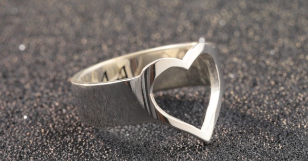 Original personalized silver ring with sand - We can put your special sand