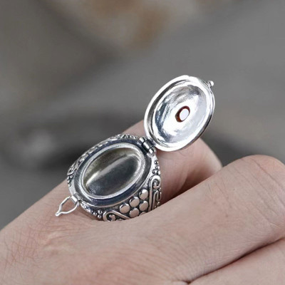 Men's Sterling Silver Secret Message Locket Ring - Openable Gift for Him, Valentine's Day