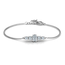 Crafting Your Story: The Oval Centre Bracelet Unveiled