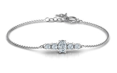 Crafting Your Story: The Oval Centre Bracelet Unveiled