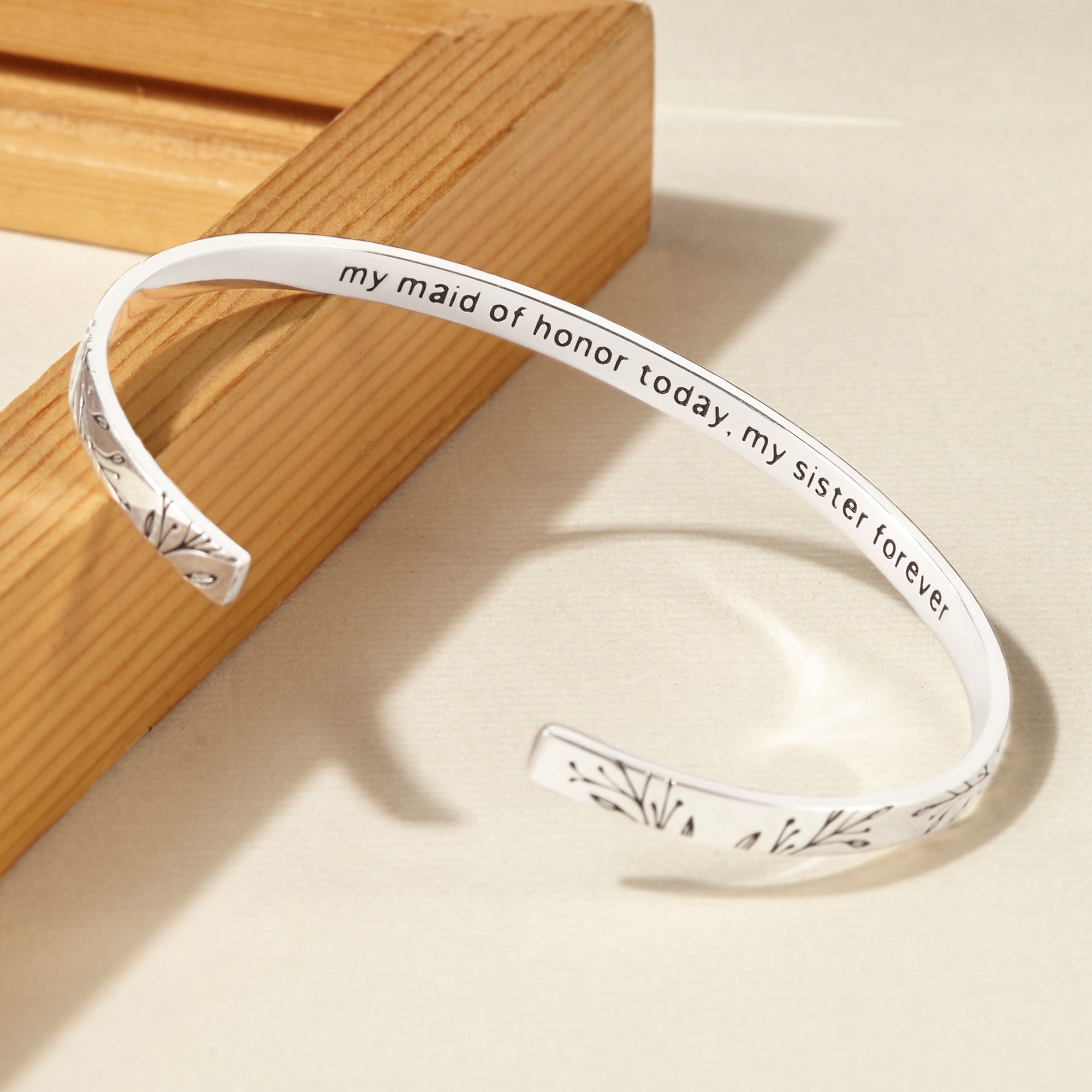 Custom Name Silver &amp; Gold Bracelet for Women - Personalized Friendship Nameplate, Perfect Gift for BFF, Sister, Mom in the