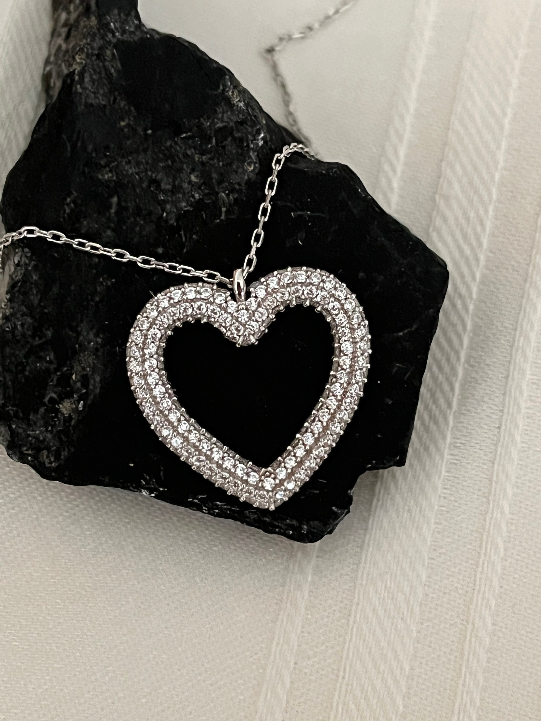 Dainty Diamond Heart Pendant Necklace - Valentine's Day Gift for Bestie - Birthday Gift